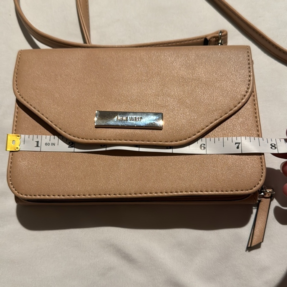 Nine West Crossbody Shoulder Bag Purse Clutch/Wallet -Tan/Cream Color- Beautiful - Picture 9 of 11